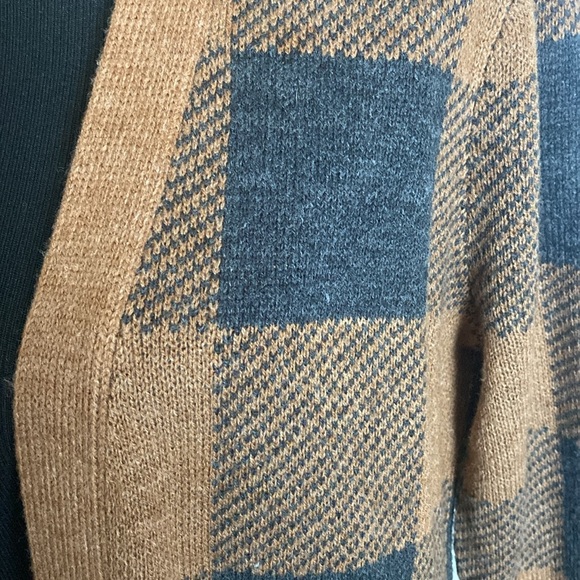 89th + Madison Cardigan Sweater Rusty Brown & Black Large Plaid Sz M - Picture 2 of 5